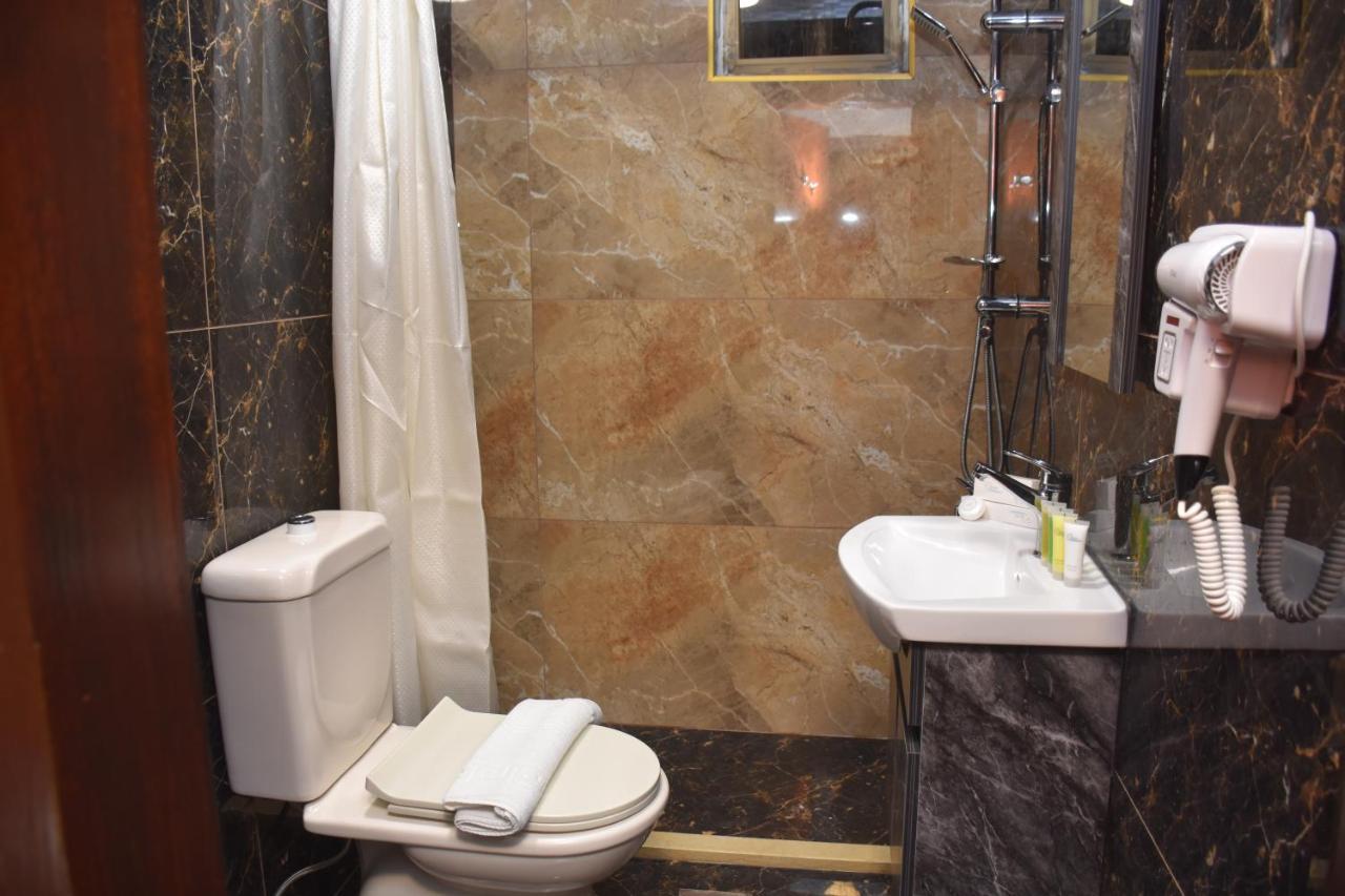 Madison Hotel