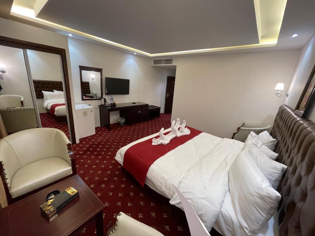 Madison Hotel